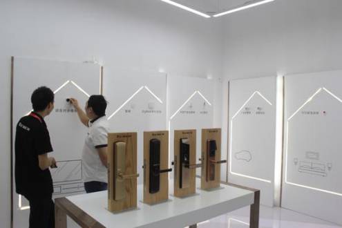 名門(mén)靜音再次斬獲“中國(guó)十大家居安全鎖具創(chuàng)新品牌”稱(chēng)號(hào)