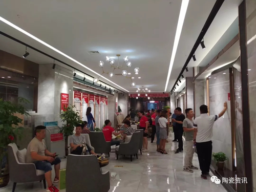 金尊玉渠道下沉實(shí)行“千店計(jì)劃”，上半年業(yè)績已翻番