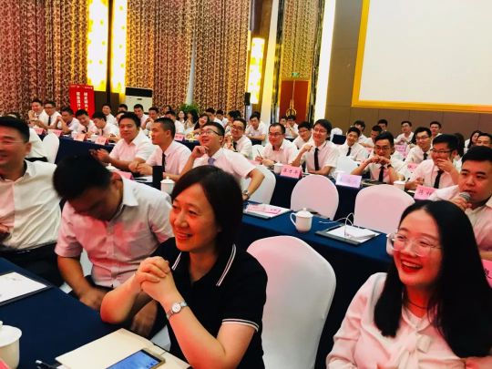 火星人集成灶銷售部9月績(jī)溪會(huì)議：我們是最棒的團(tuán)隊(duì)！