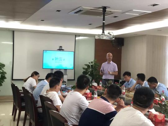 君子蘭集團(tuán)上海公司 2018年第二季度技術(shù)服務(wù)培訓(xùn)會議舉行