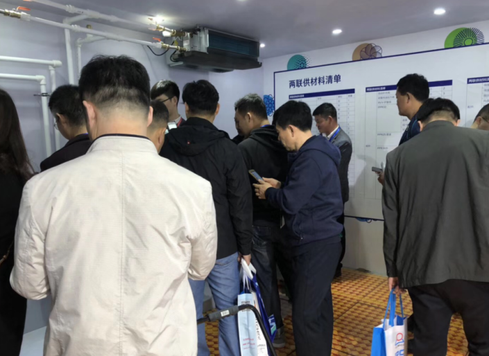 上海熱泵展開(kāi)展首日，伊蕾科斯空氣能展區(qū)人氣爆棚！