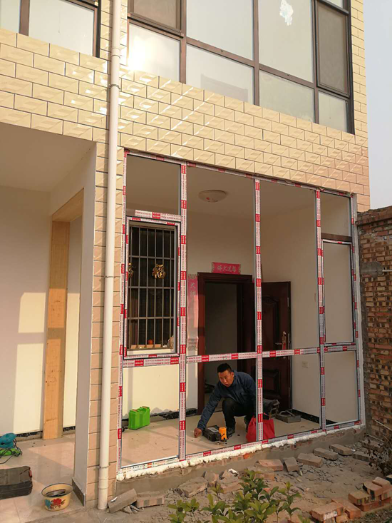 農(nóng)村自建房封窗戶安裝斷橋鋁門窗，便宜又安全 