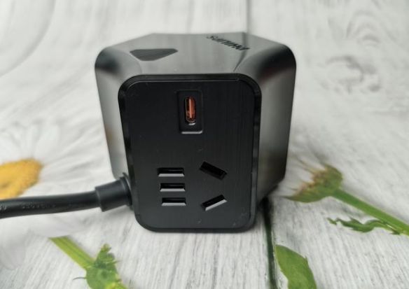 有了飛利浦摩天輪系列插座，充電器什么的都是浮云！