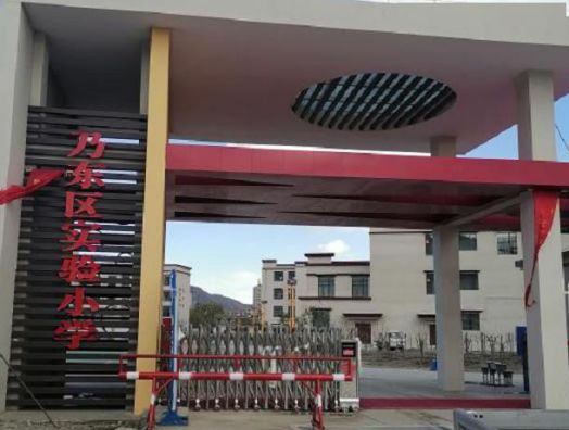 海爾太陽能+空氣能綠色采暖方式，解決學(xué)校供暖和熱水問題