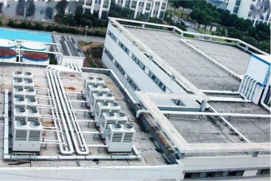 江蘇無錫衛(wèi)生學(xué)校案例，空氣能熱泵機(jī)組既能供暖又能提供熱水 