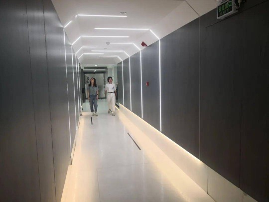 老牛說︱在巖板新賽道，你離“德賽斯模式”有多遠？ 