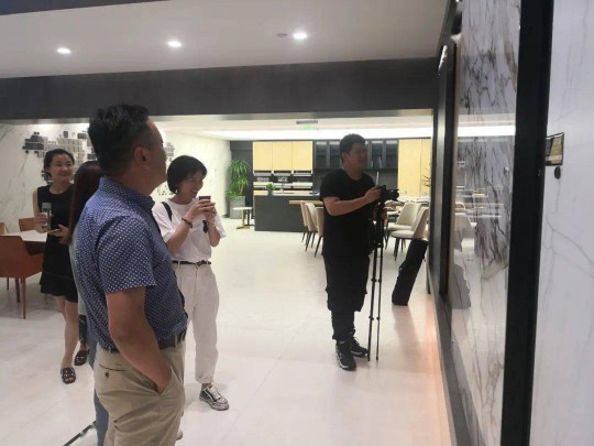 老牛說︱在巖板新賽道，你離“德賽斯模式”有多遠？ 