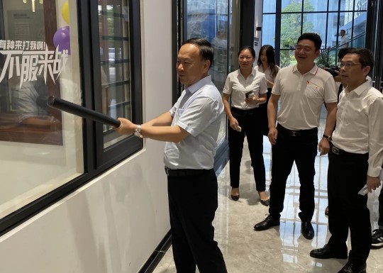 熱烈歡迎佛山市趙海副市長一行蒞臨億合門窗調(diào)研指導