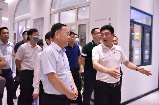 熱烈歡迎佛山市趙海副市長一行蒞臨億合門窗調(diào)研指導