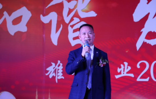 雄星鋁業(yè)董事長(zhǎng)陳雄：制勝法寶沒(méi)有，用心才是生存發(fā)展之道