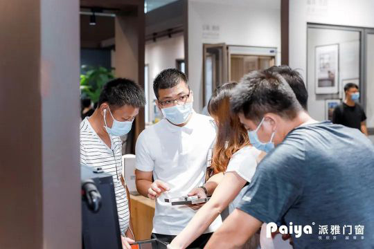 人氣爆棚超震撼!!派雅門窗攜“至臻新品”驚艷建博會(huì)！ 