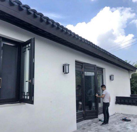 保證生活品質(zhì)，如何選擇自己滿意的復(fù)古鋁合金門窗