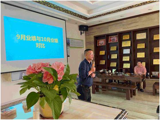 砥礪前行，沖鋒11月：雷諾優(yōu)秀銷售精英們業(yè)績(jī)表彰